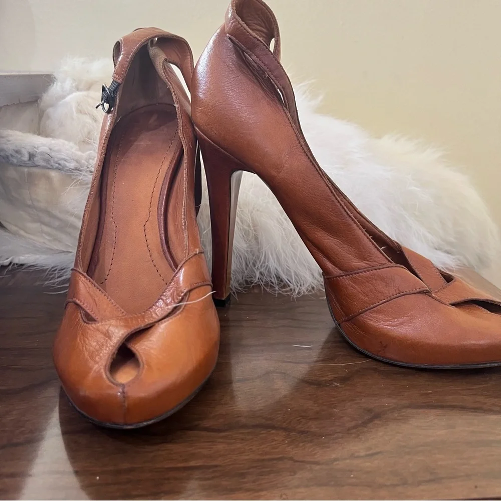 Givenchy Tan Leather Stilettos - Picture 9 of 16